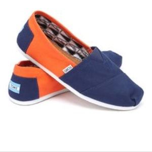 Women’s size 5 TOMS NWT